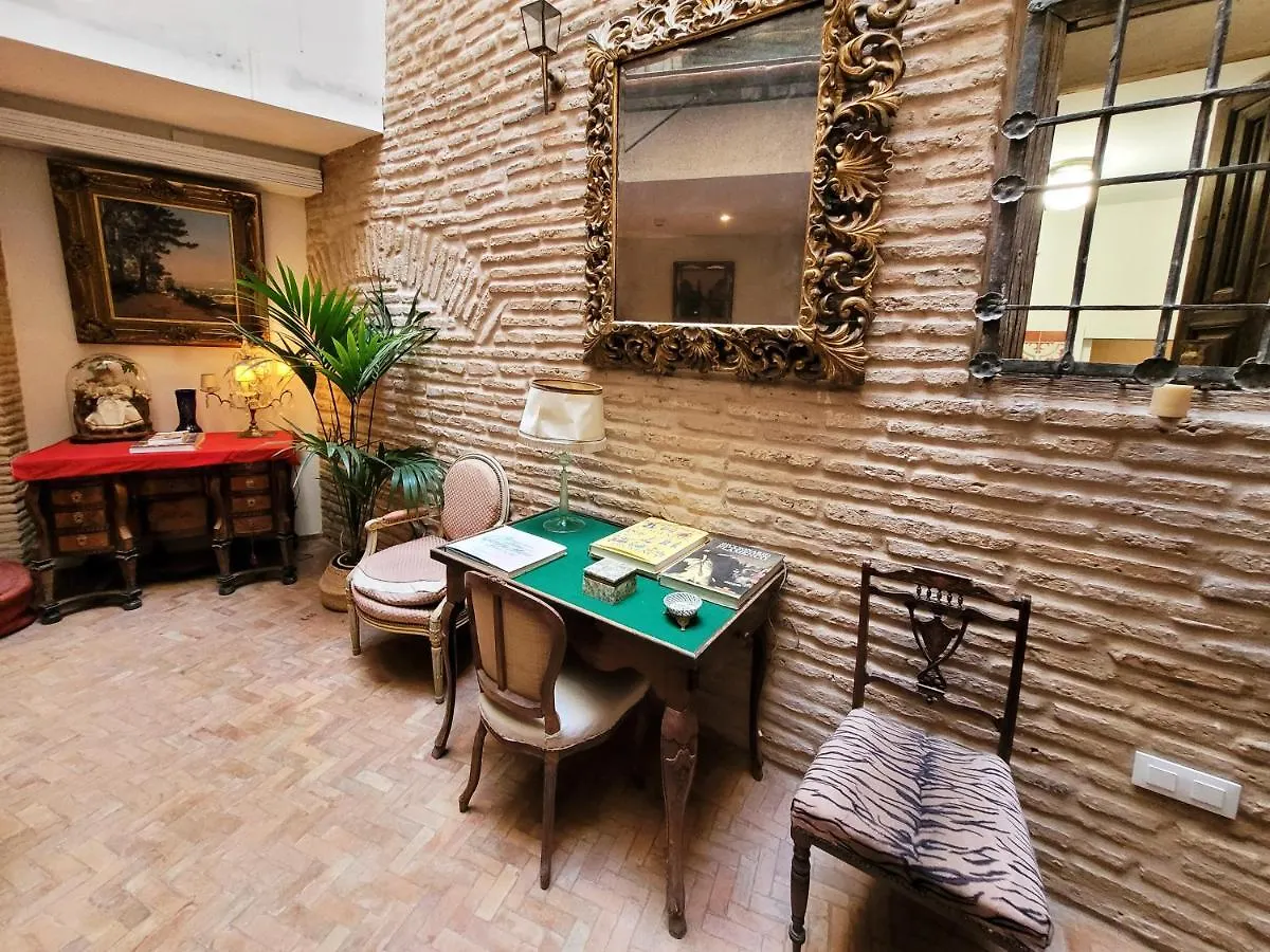 Casa del buen viaje - Habitación Bulería Suite familiar Sevilla 0*,